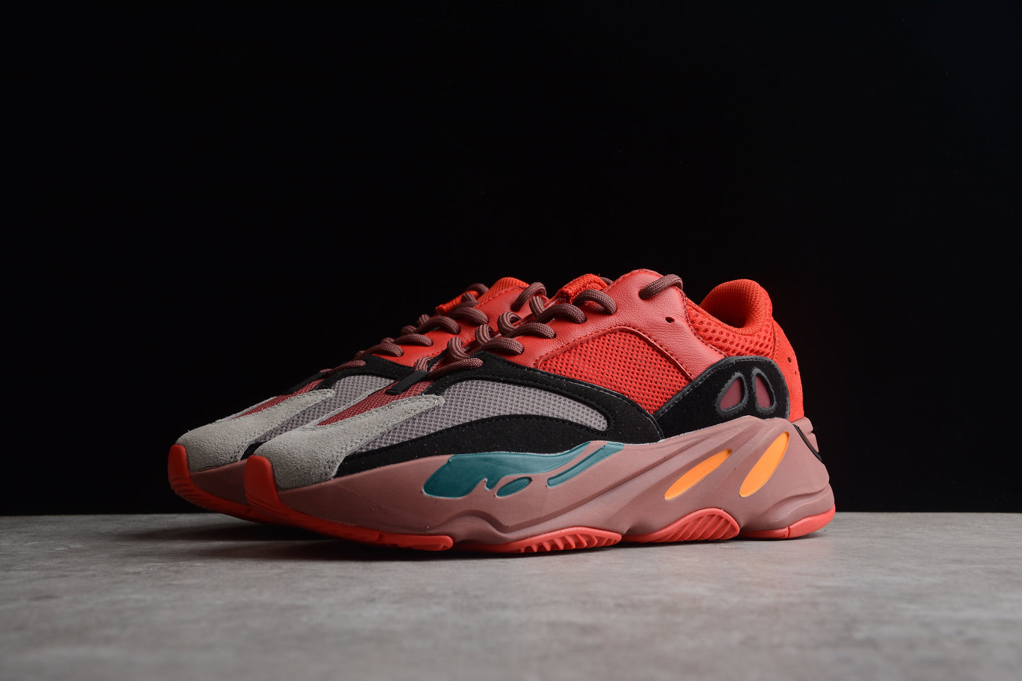 Adidas Yeezy 700