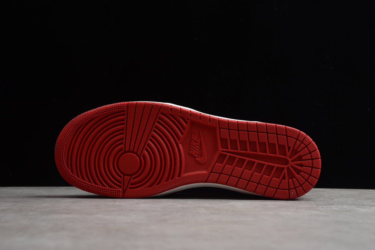 Nike Air Jordan 1