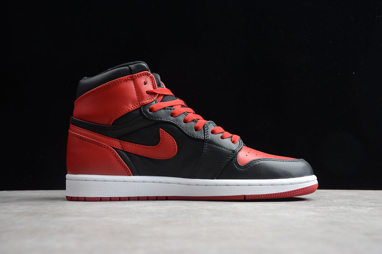 Nike Air Jordan 1