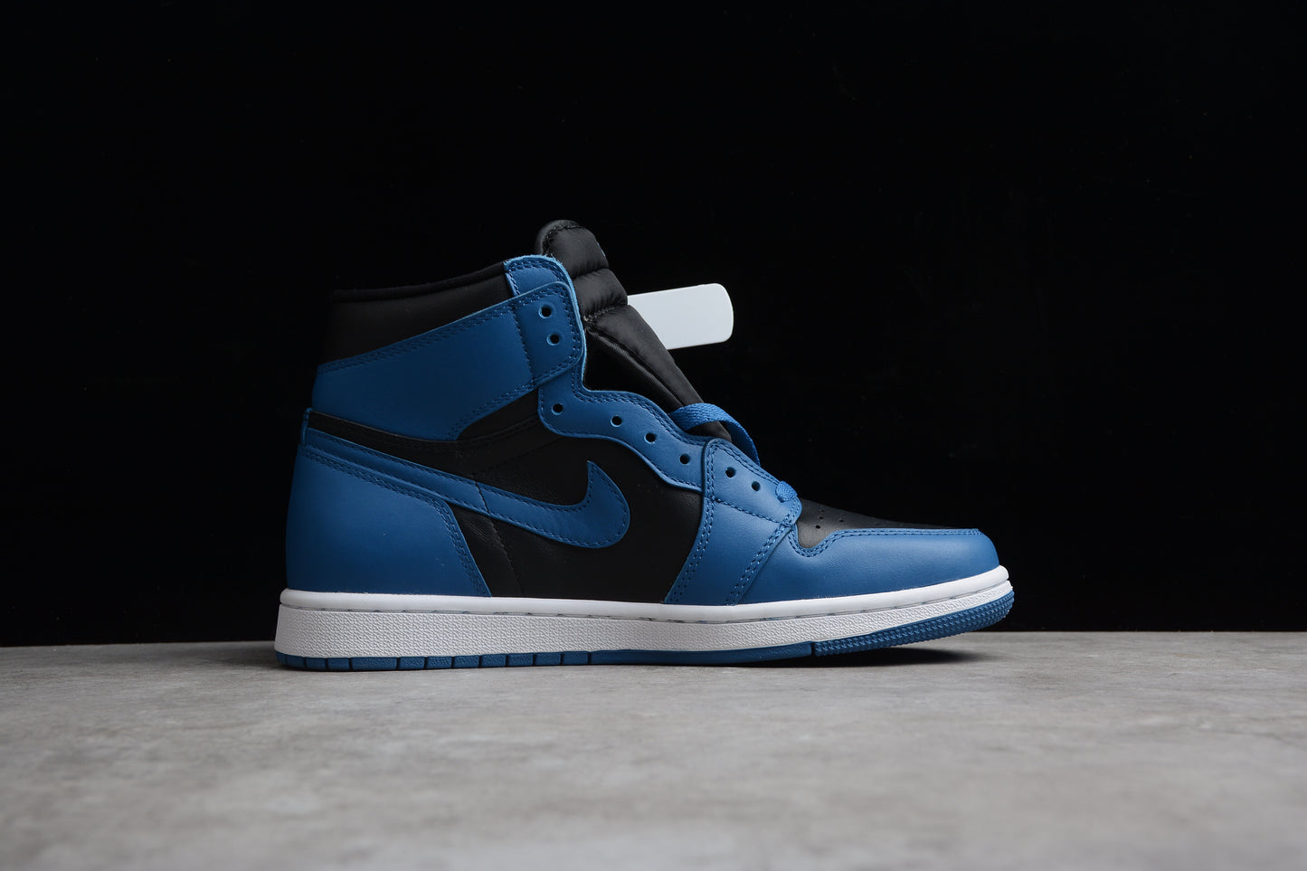 Nike Air Jordan 1