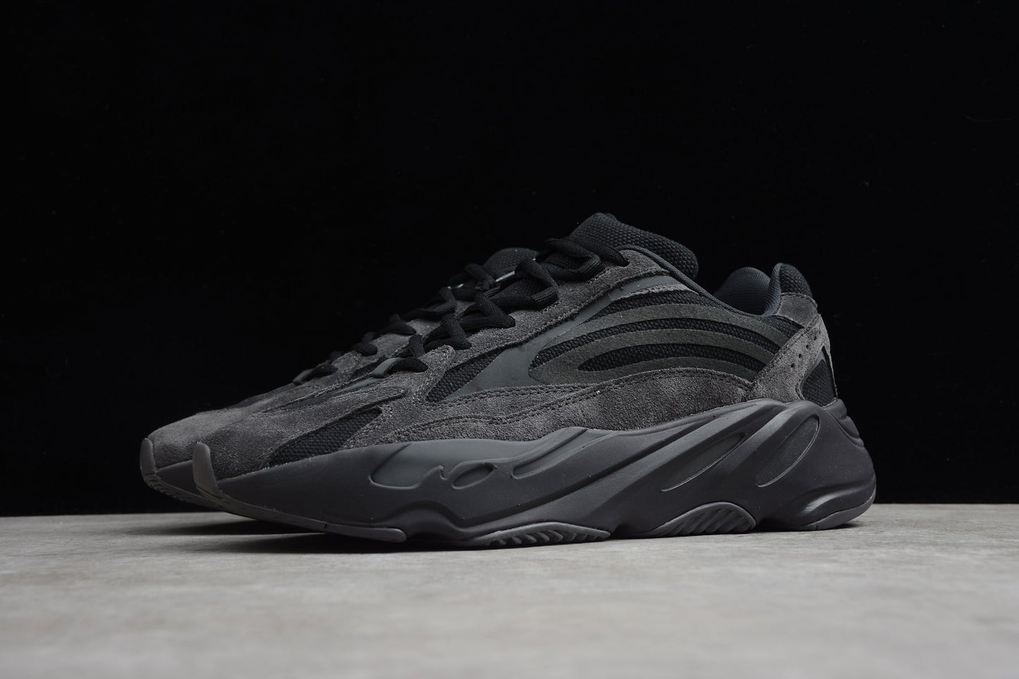 Adidas Yeezy 700