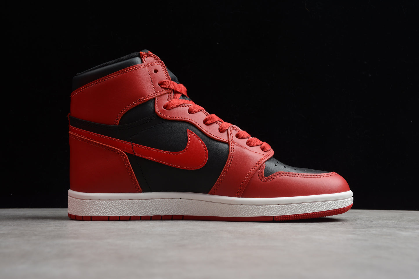 Nike Air Jordan 1