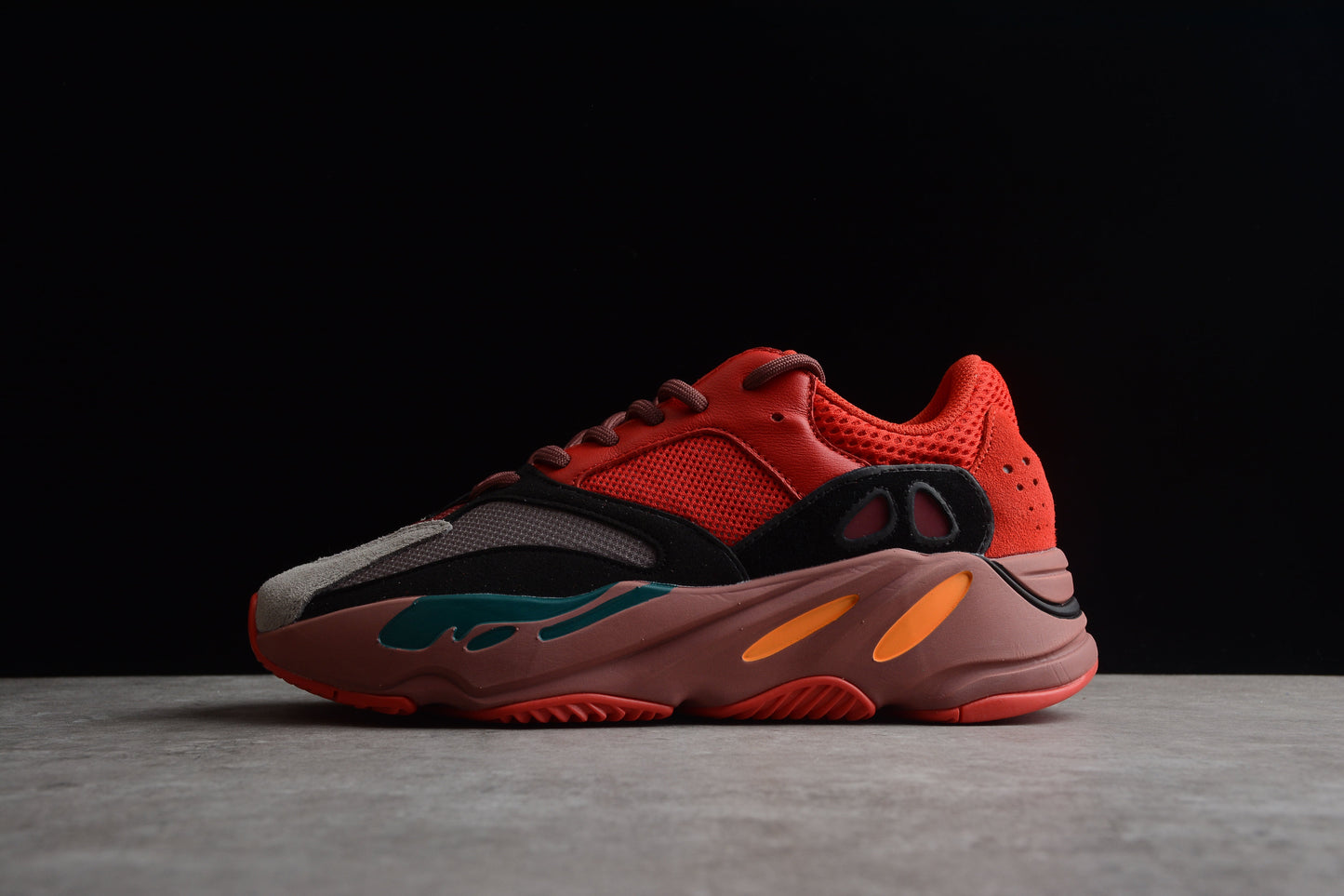 Adidas Yeezy 700