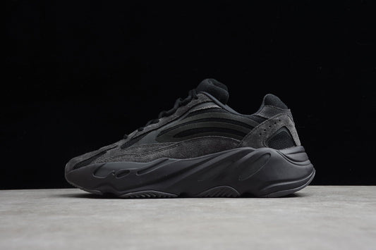 Adidas Yeezy 700