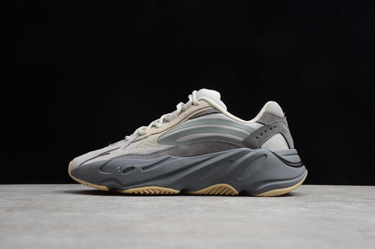 Adidas Yeezy 700