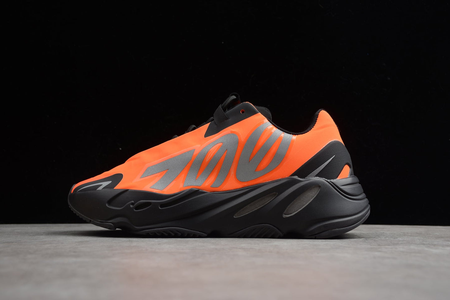 Adidas Yeezy 700