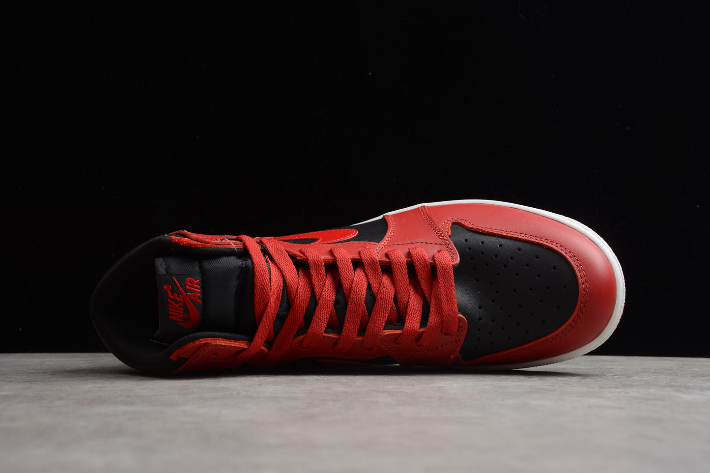 Nike Air Jordan 1